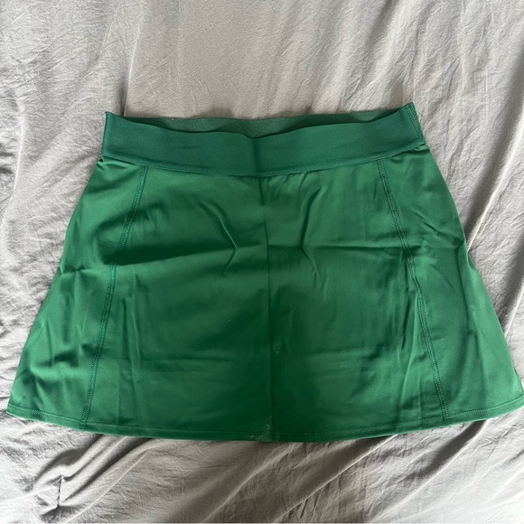 TnaSLICK™ Court Micro Skirt - Picture 4 of 6